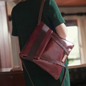 women-backpack-marron-in-leather1.jpg